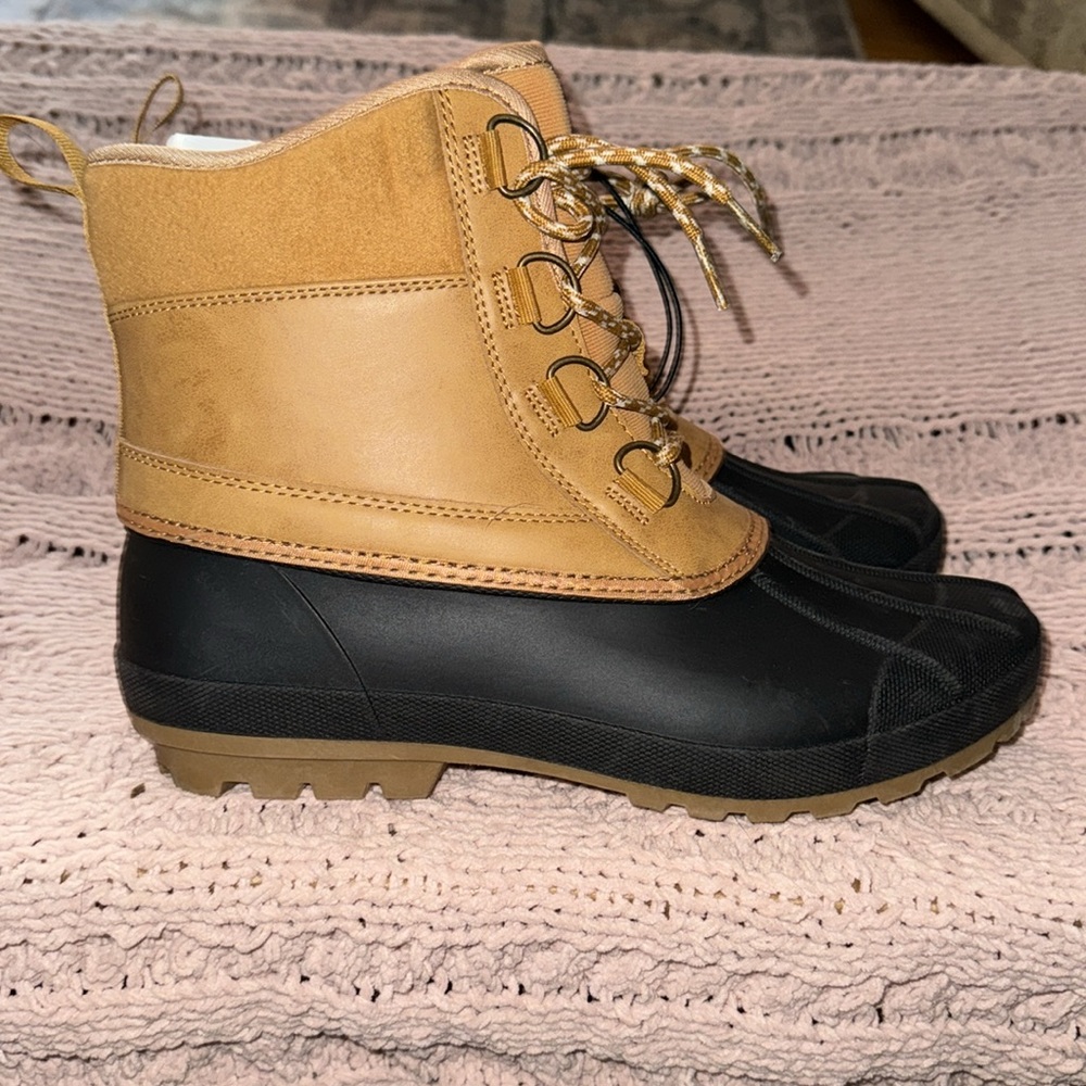 Duck Boots perfect Winter/Fall Boots woman’s size 11 men’s size 9.5.
